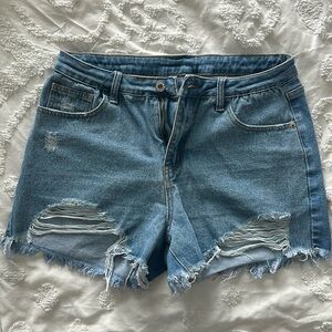 Size 14 (32) Frayed Jean Shorts - EUC